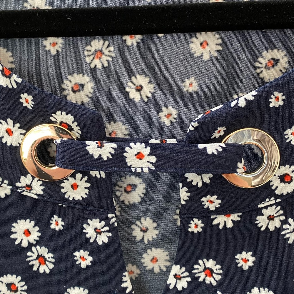 Tommy Hilfiger Women’s Navy Floral V-Neck Blouse Top Camisole Large - Picture 6 of 13